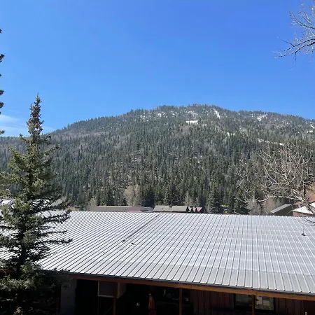 Jayhawk Cottage With High Speed Wifi